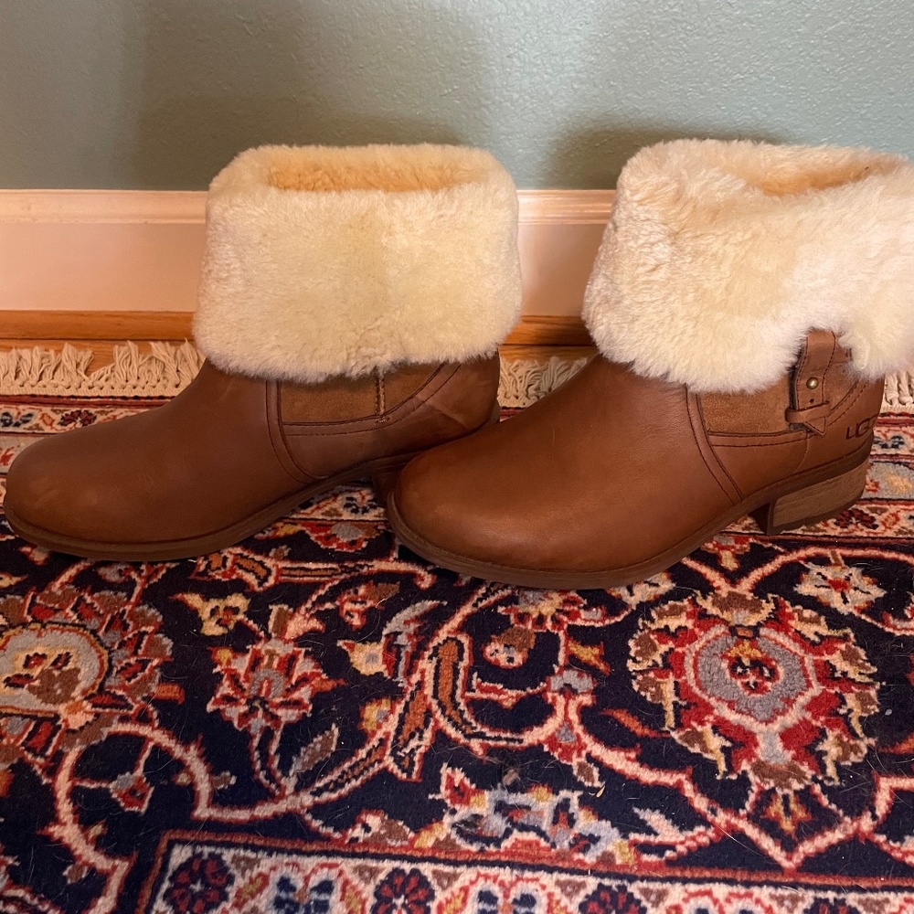 UGG Chyler boots